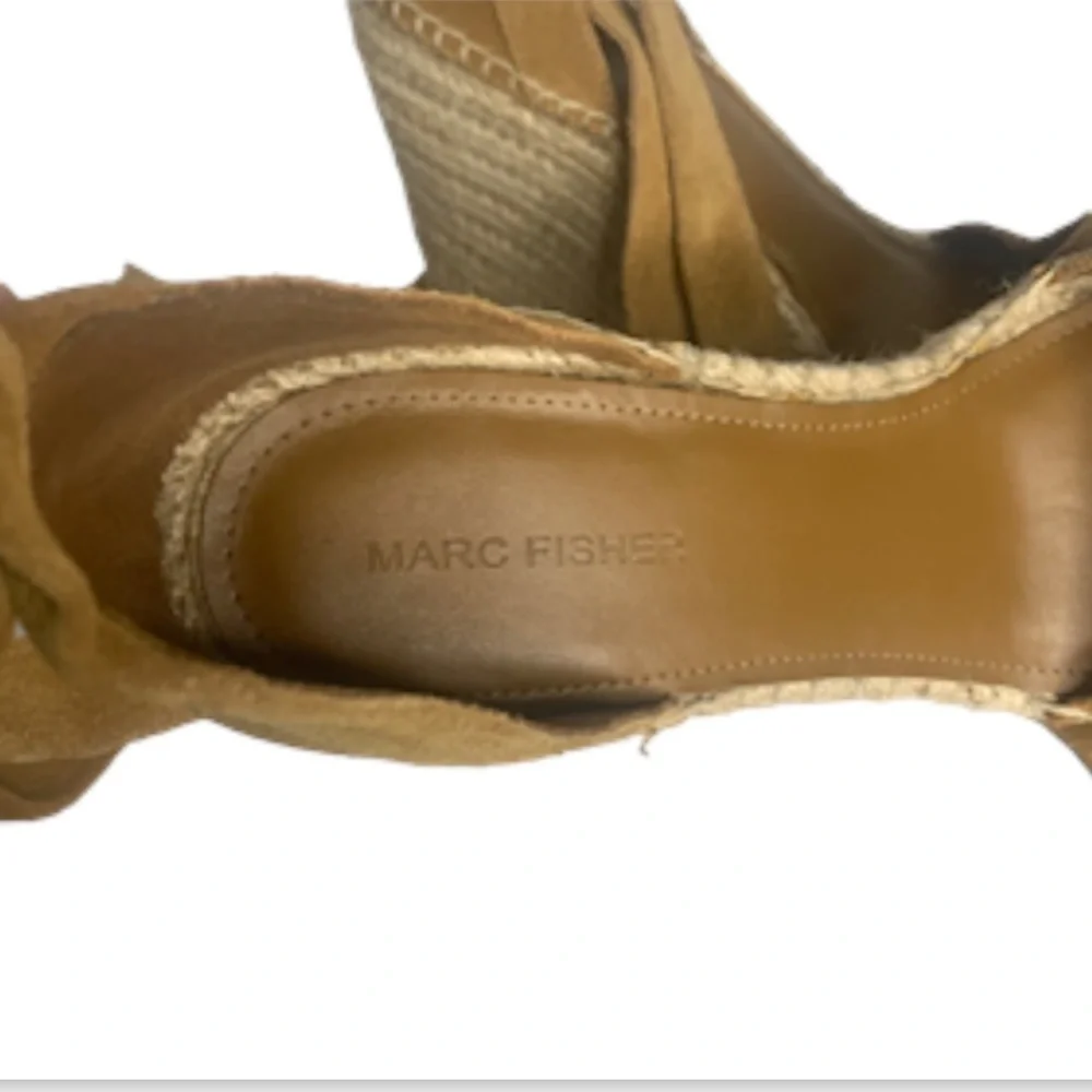 Marc Fisher Espadrilles 9.5 Kaee Wedge Suede Strappy Cruise Vacation Resort